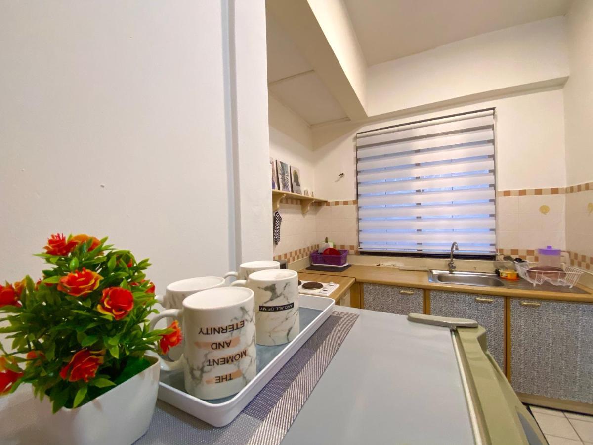 D' Sea View Apartment Петалинг Джая Екстериор снимка