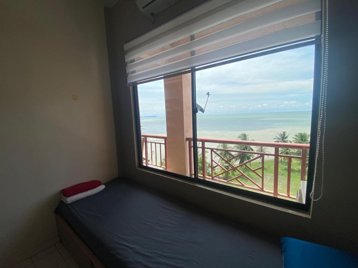 D' Sea View Apartment Петалинг Джая Екстериор снимка