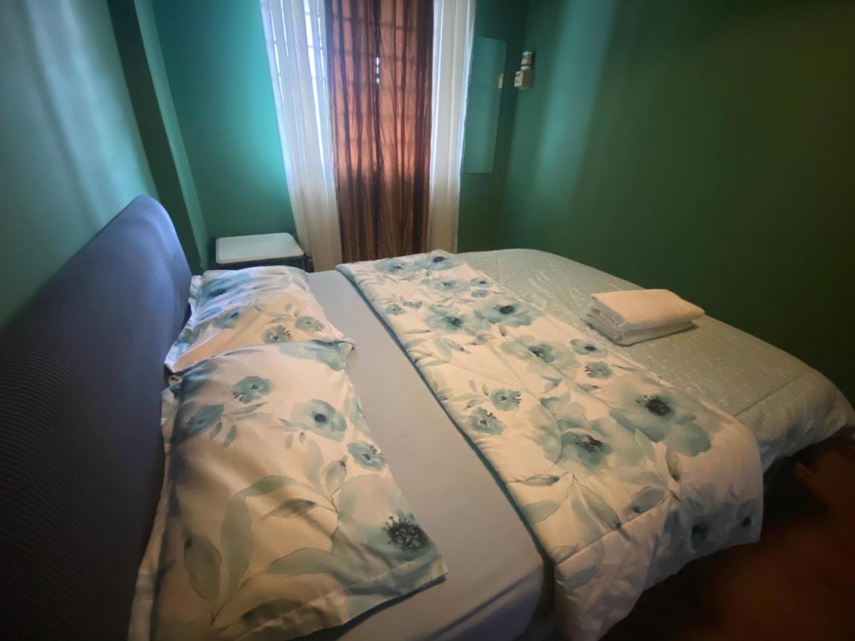 D' Sea View Apartment Петалинг Джая Екстериор снимка
