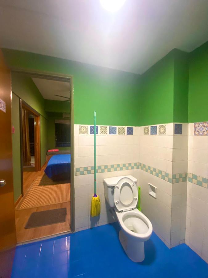 D' Sea View Apartment Петалинг Джая Екстериор снимка