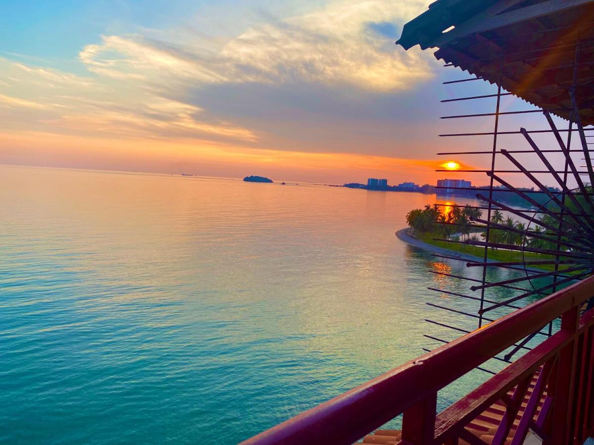 D' Sea View Apartment Петалинг Джая Екстериор снимка